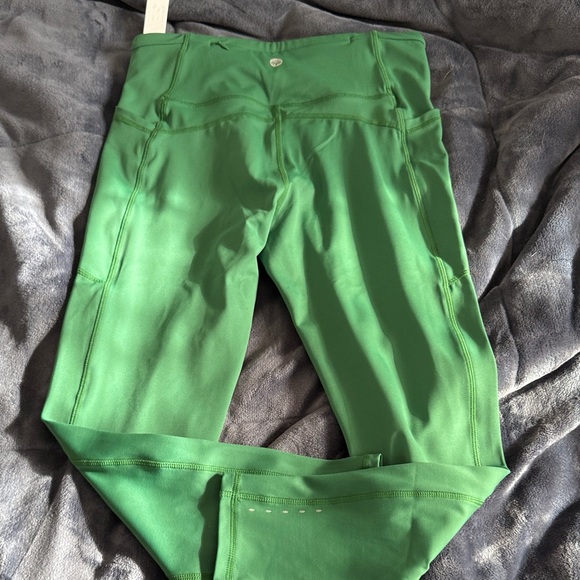 Senita Athletics Vibrant Green Leggings Capri size medium - Picture 3 of 3